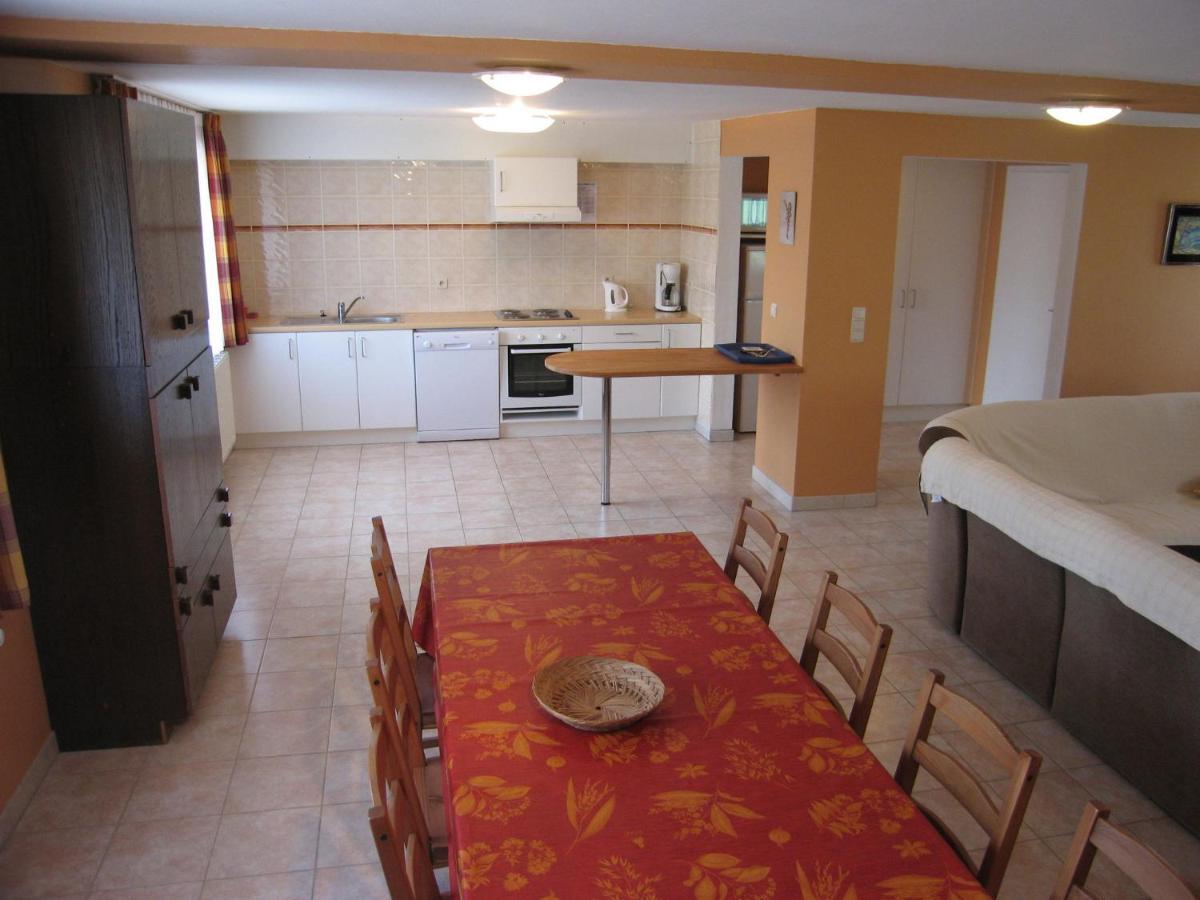 Quaint Apartment In Ondenval With Terrace เวมส์ ภายนอก รูปภาพ